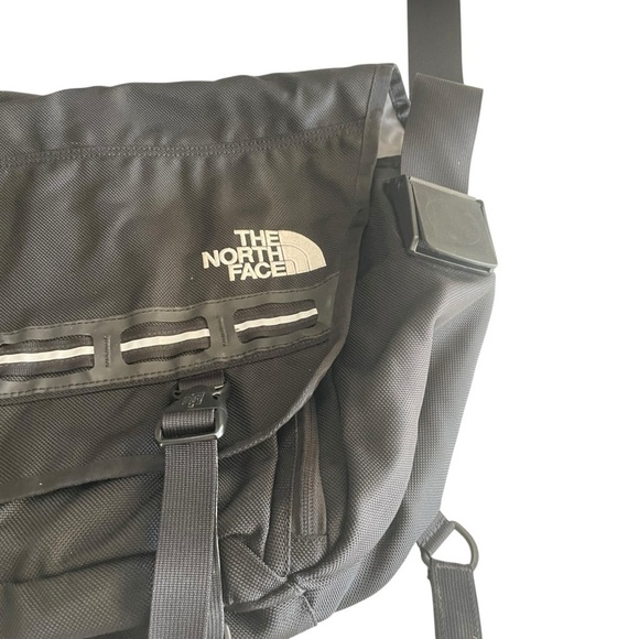 Vintage The North Face Messenger Shoulder Bag Satchel Reflective Stripe Black - Picture 3 of 11